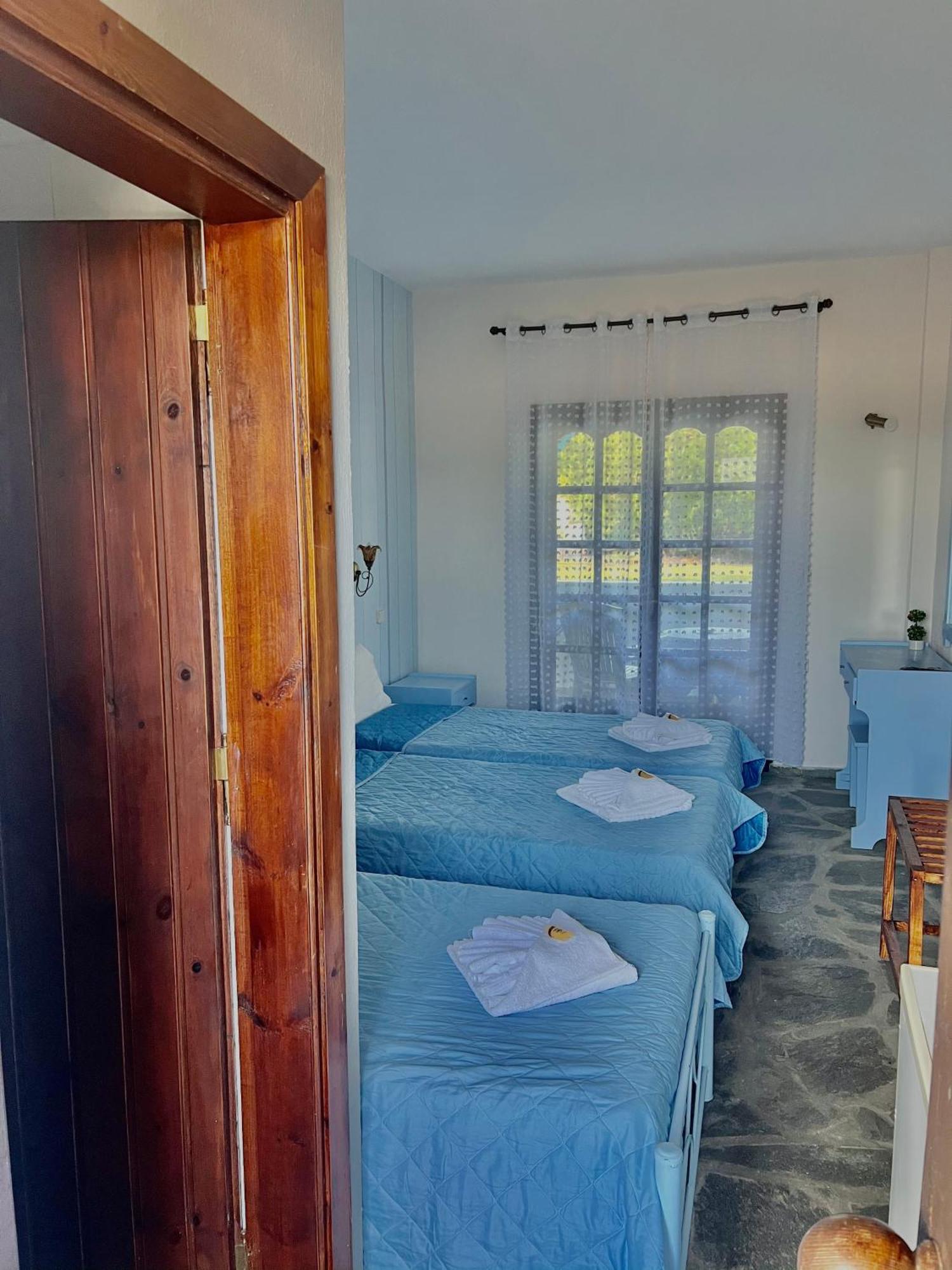 Blue Garden Inn Foúrka Eksteriør bilde